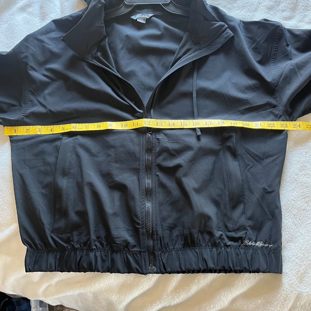 Women's Eddie Bauer Hooded windbreaker. Black size Medium - Picture 8 of 11